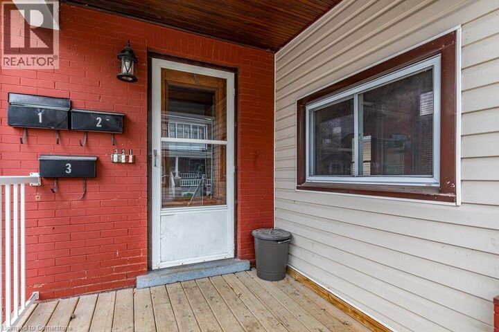 Photo de la propriété:  23 Avenue Place  ON L3B 4B2 