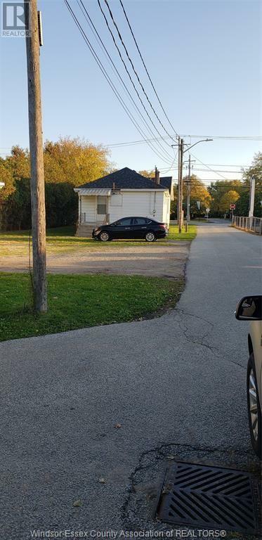 Property Photo: 9572 Tecumseh Road ON N8R 1A2