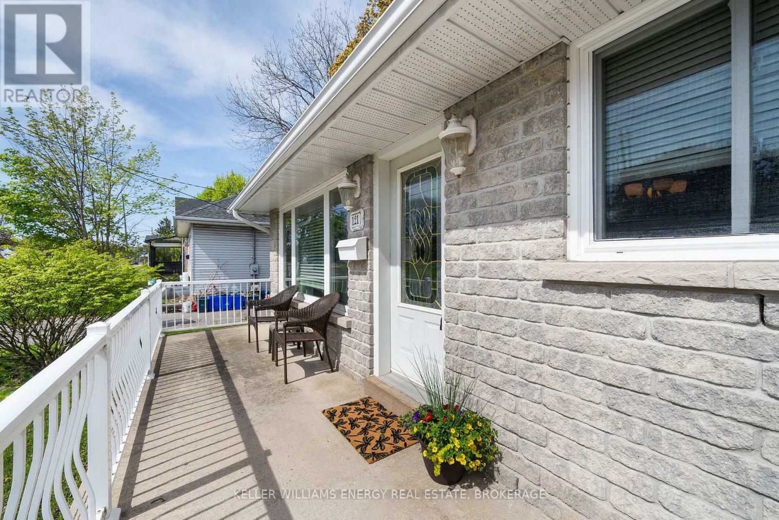 Property Photo:  121 Harmony Road South  ON L1H 6T4 