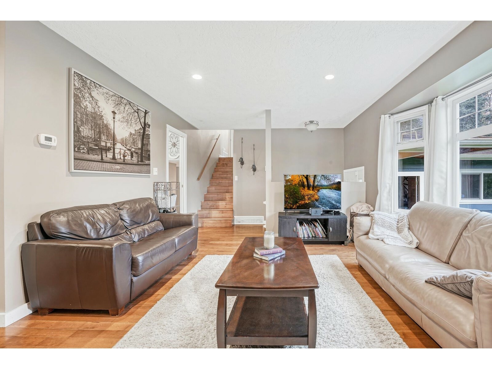 Photo de la propriété: 2488 Cameron BC V3G 2A9