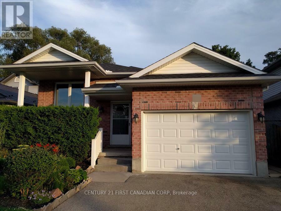 Property Photo: 567 Sprucewood Drive ON N5X 4J5