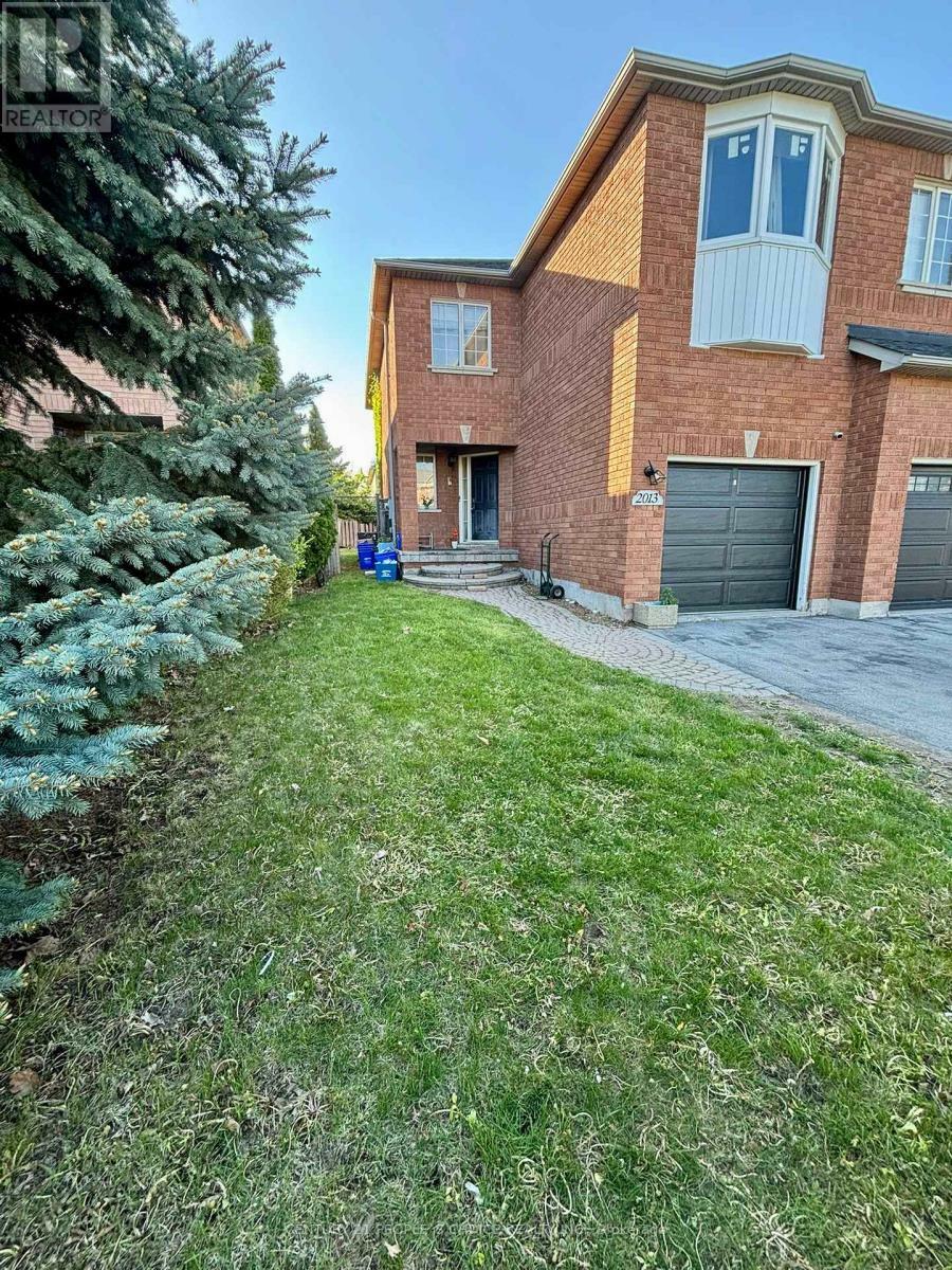 Property Photo: 2013 Blue Jay Boulevard ON L6M 3W2