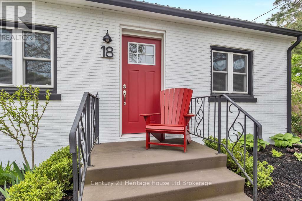 Photo de la propriété: 18 Ontario Street ON N4G 2V4
