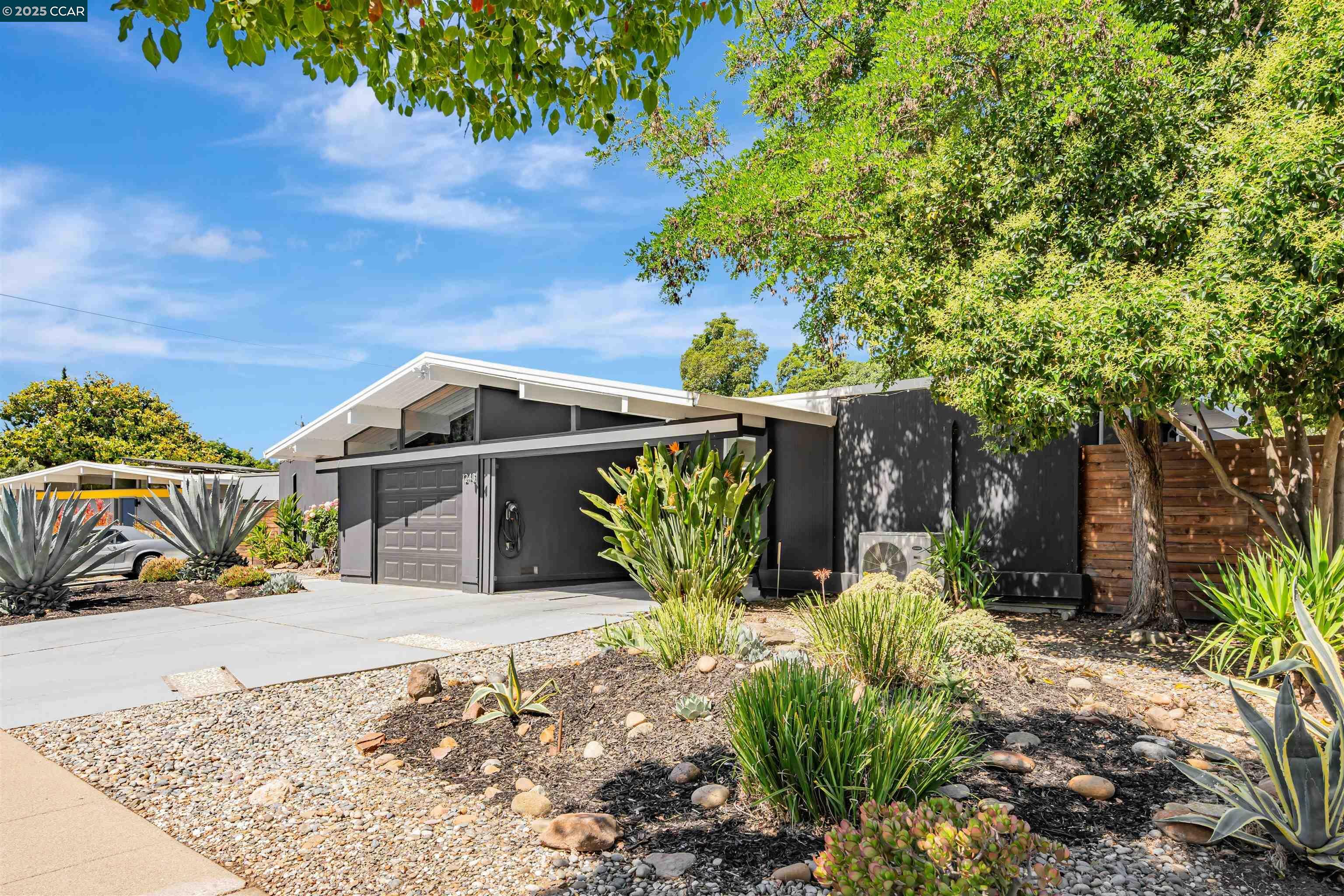 Property Photo: 1243 Lancashire Dr CA 94518