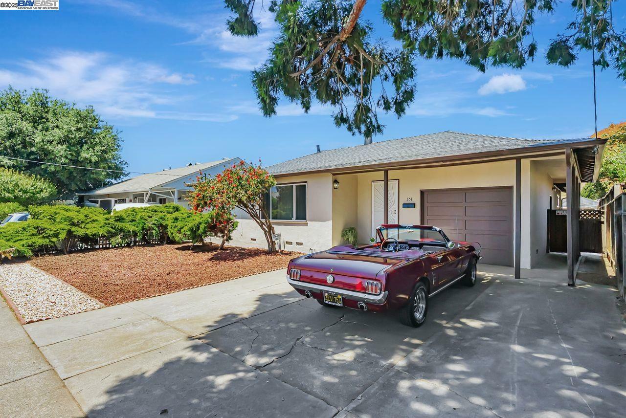 Property Photo: 351 Lexington Ave CA 94544