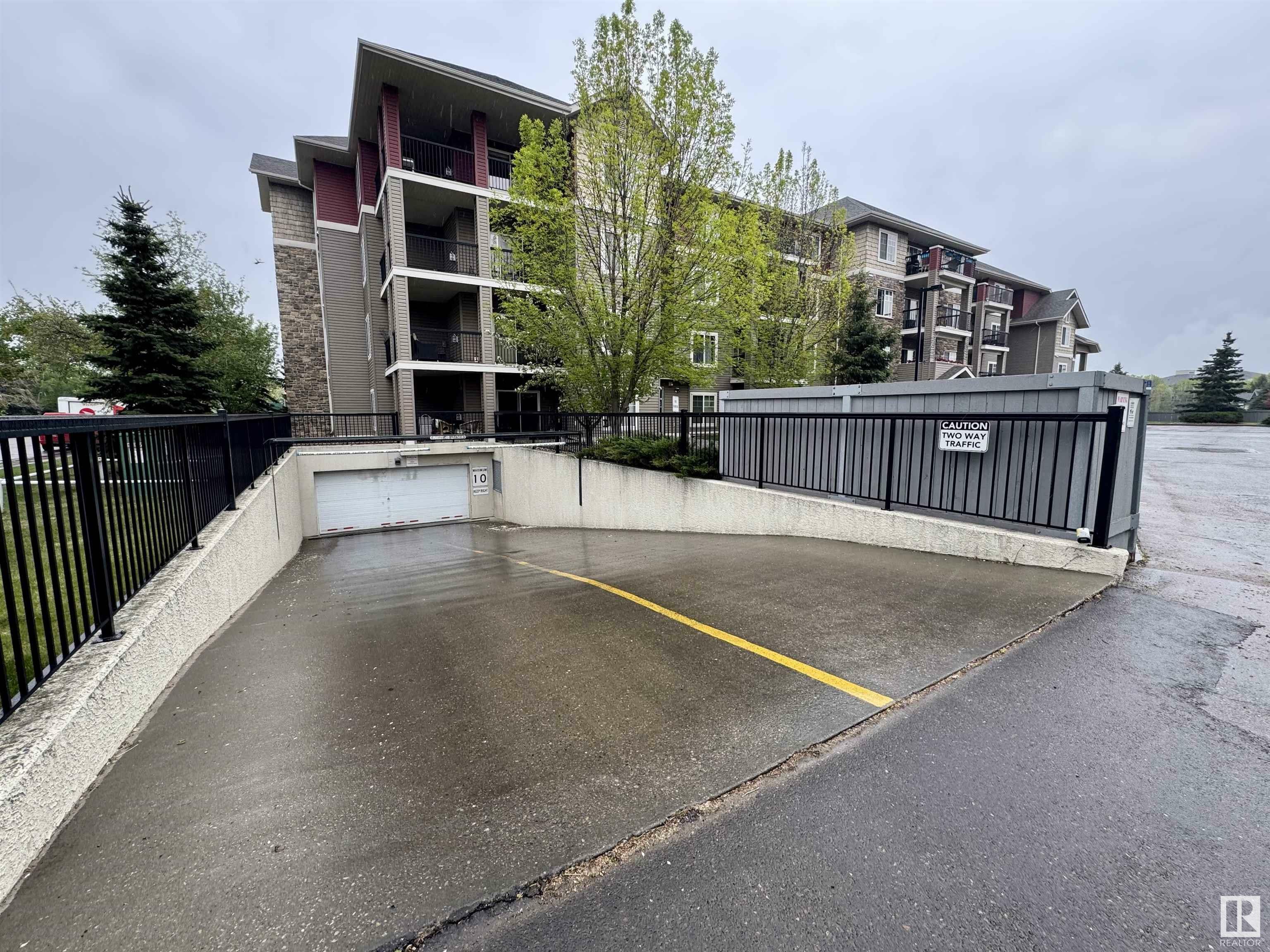 Property Photo: 17415 99 Avenue NW 122 AB T5T 0W8