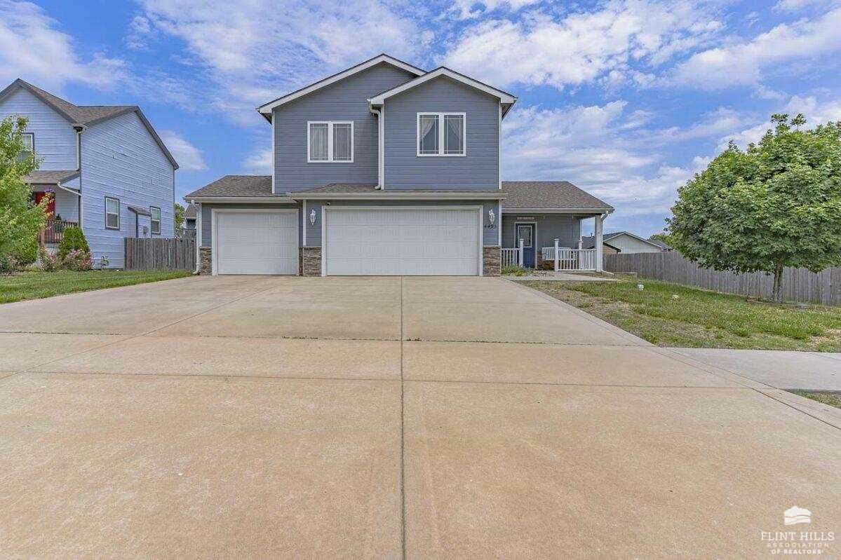 Property Photo: 4495 Periwinkle Drive KS 66502