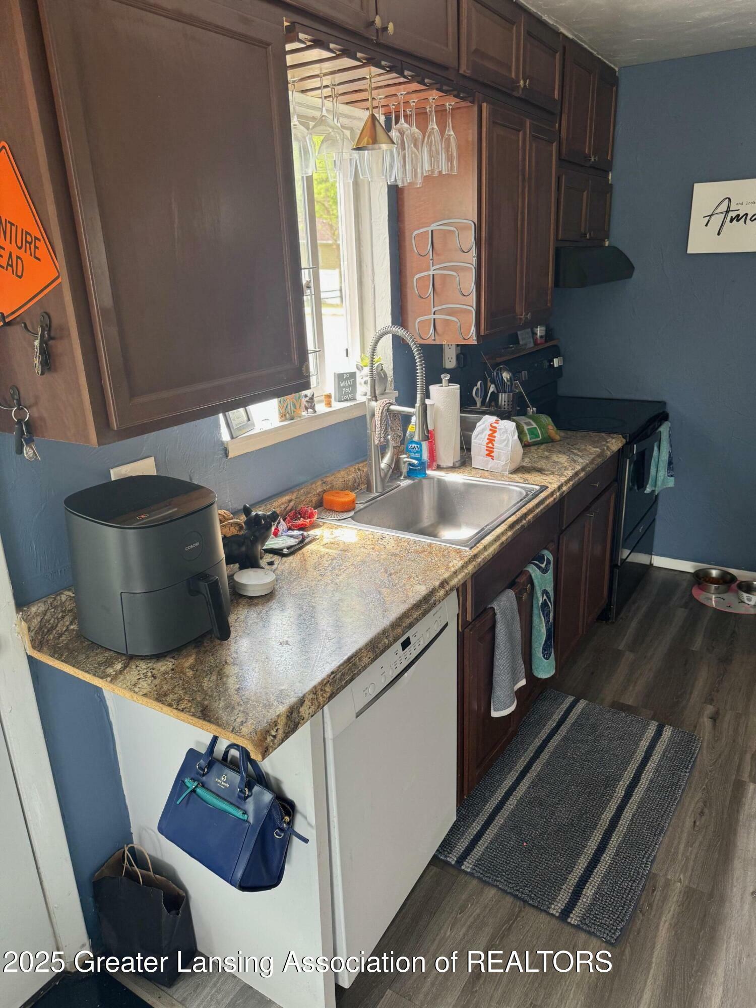 Property Photo: 5880 Shaw Street MI 48840