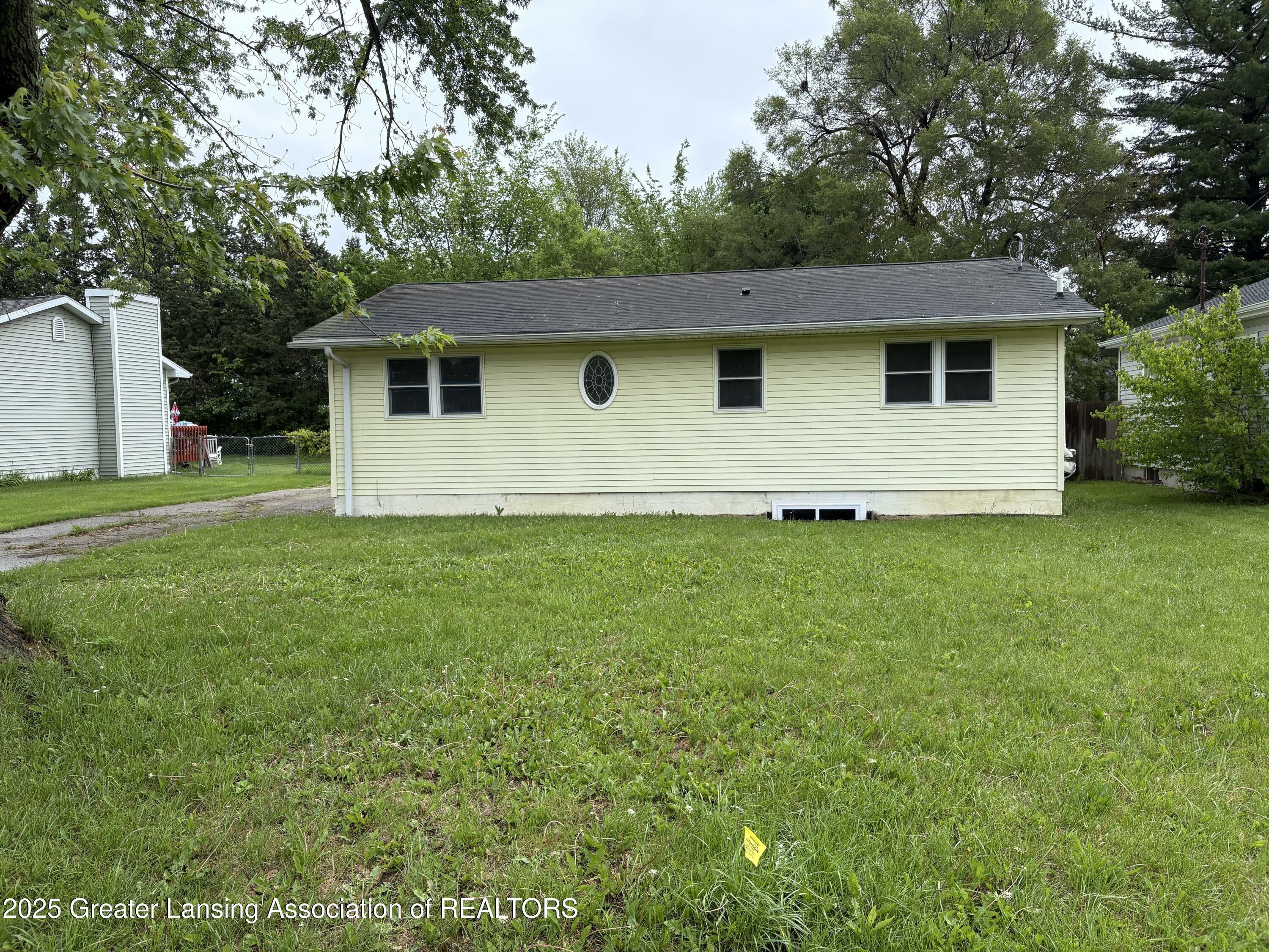 Property Photo: 127 S Dibble Avenue MI 48917