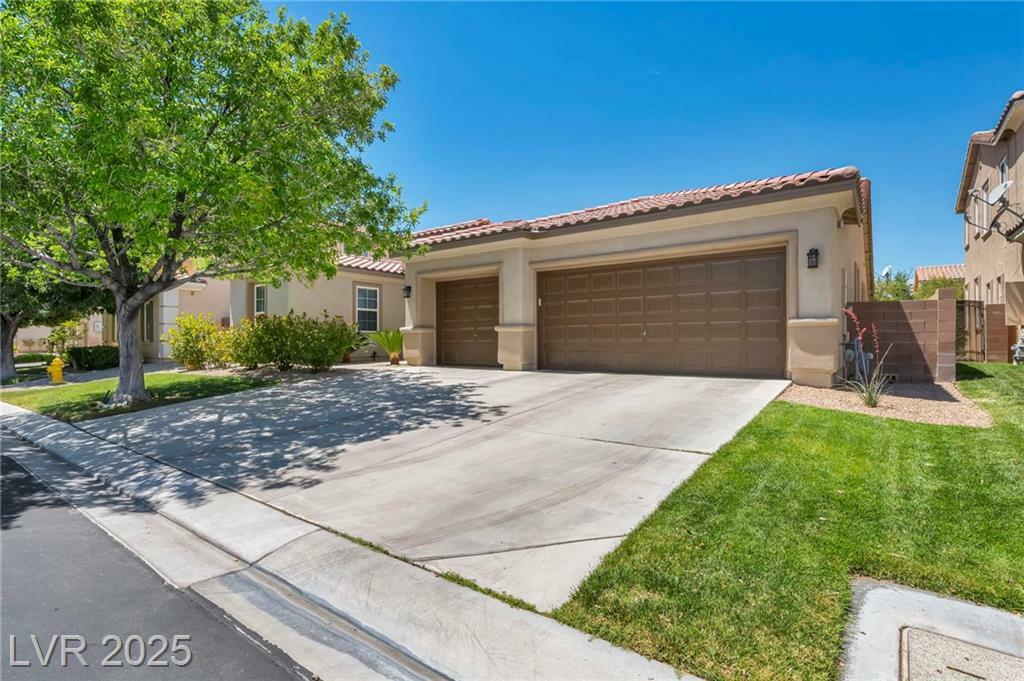 Property Photo: 6423 Grayback Drive NV 89084