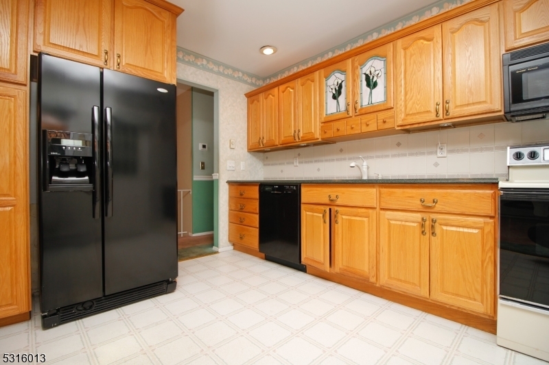 Property Photo:  11 Christine Pl  NJ 07462 