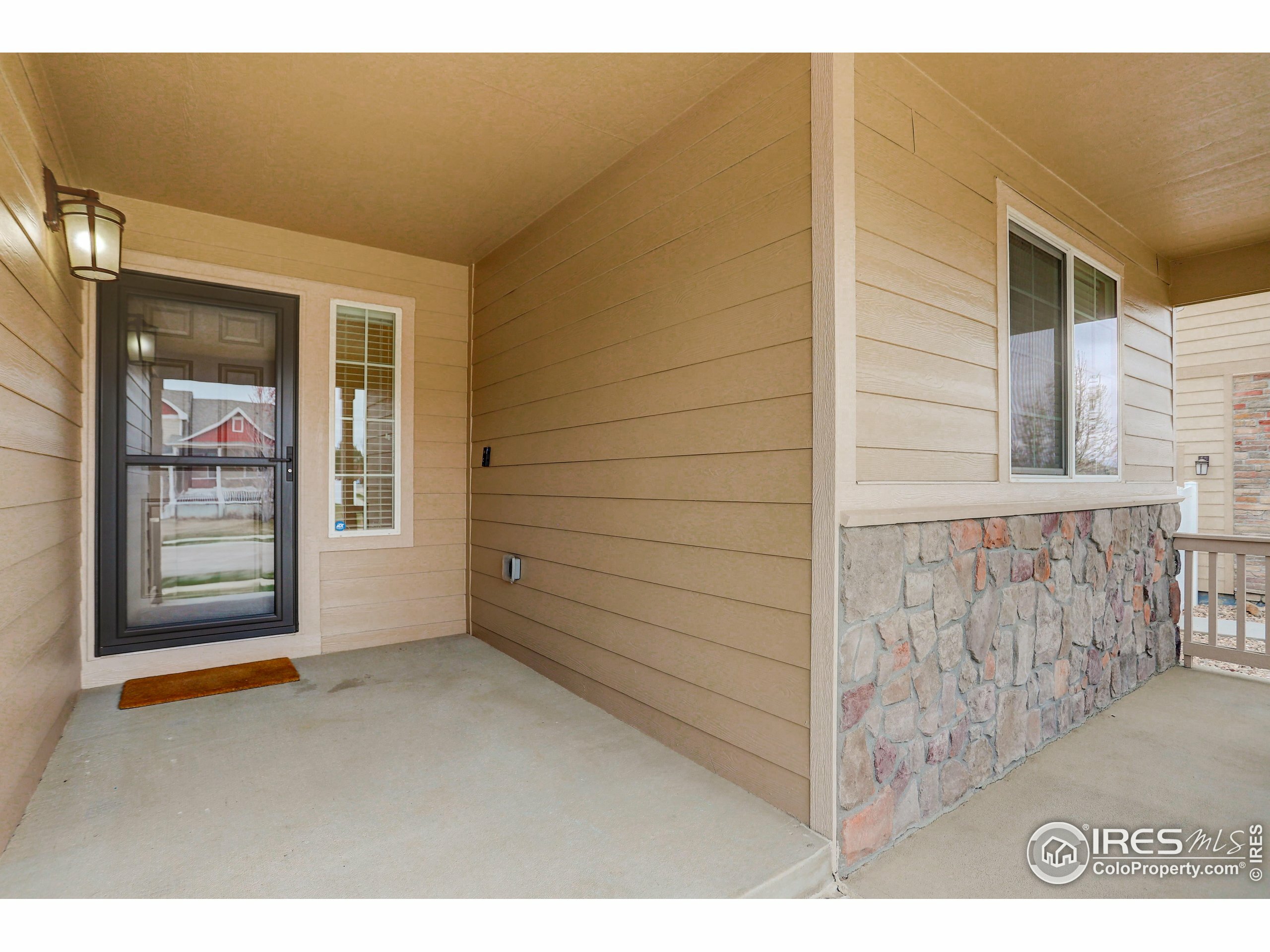 Property Photo: 1540 Murrlet St CO 80513