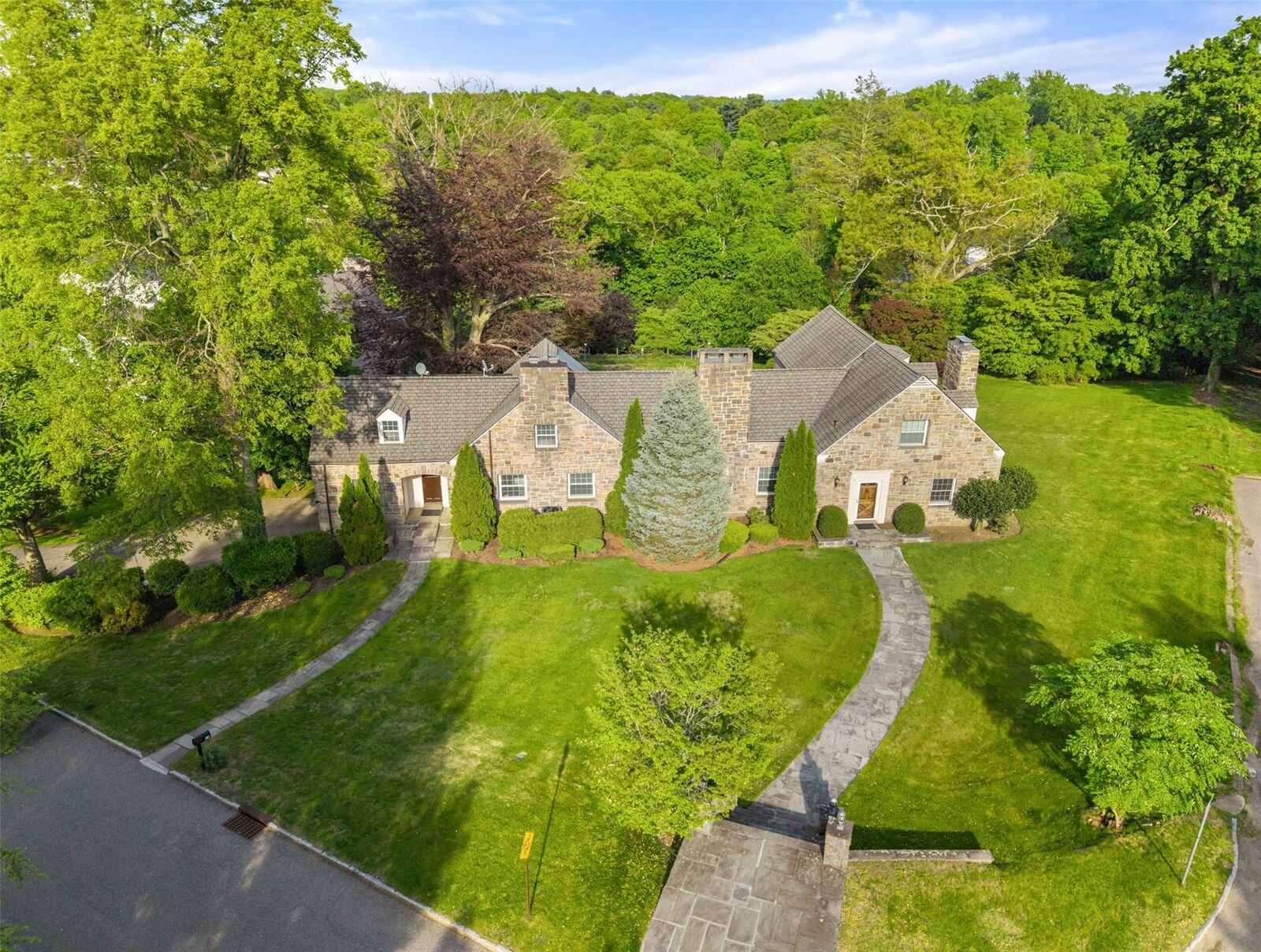 Property Photo: 18 Castle Walk NY 10583