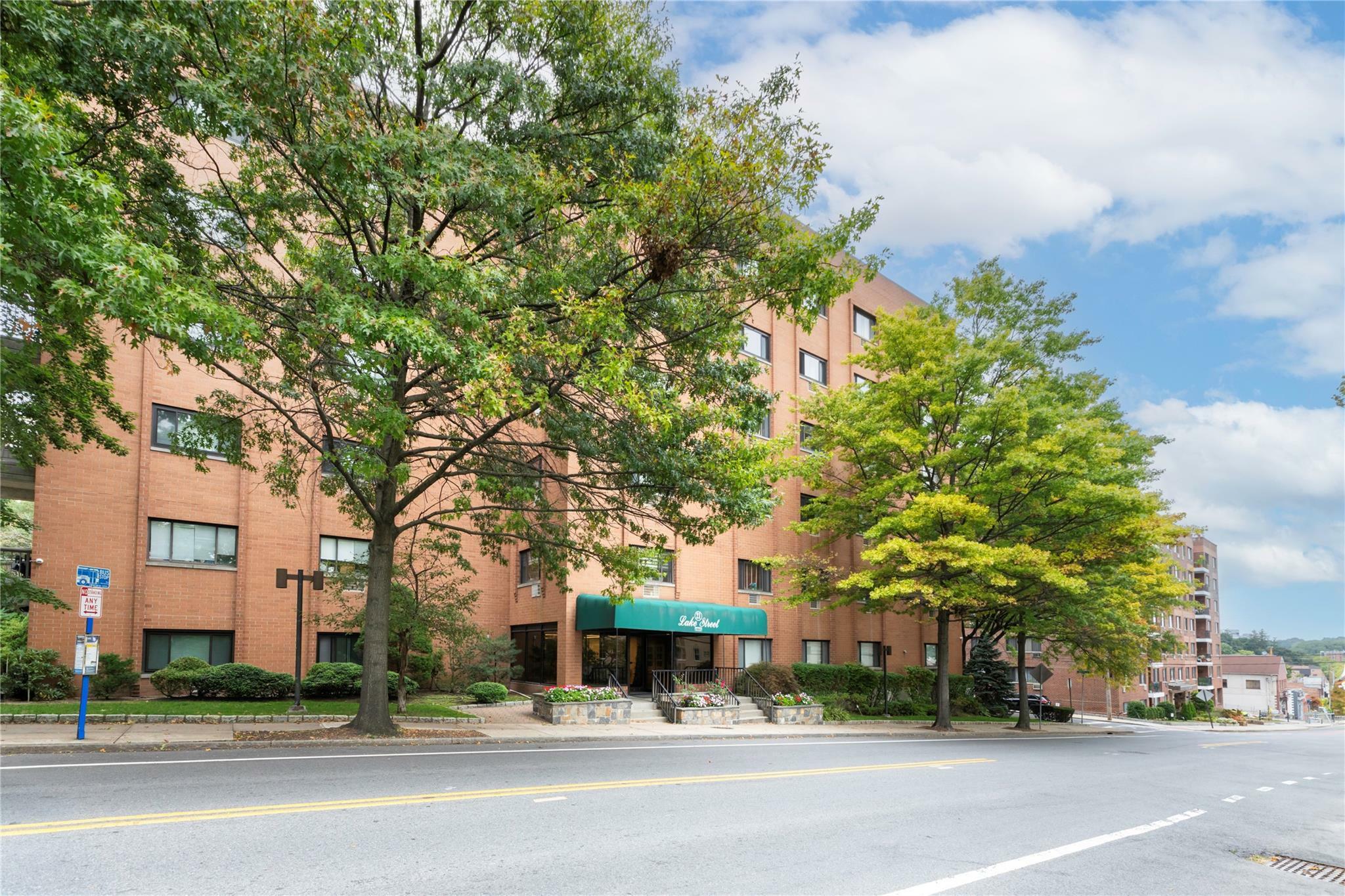 Property Photo: 21 Lake Street 2J NY 10603