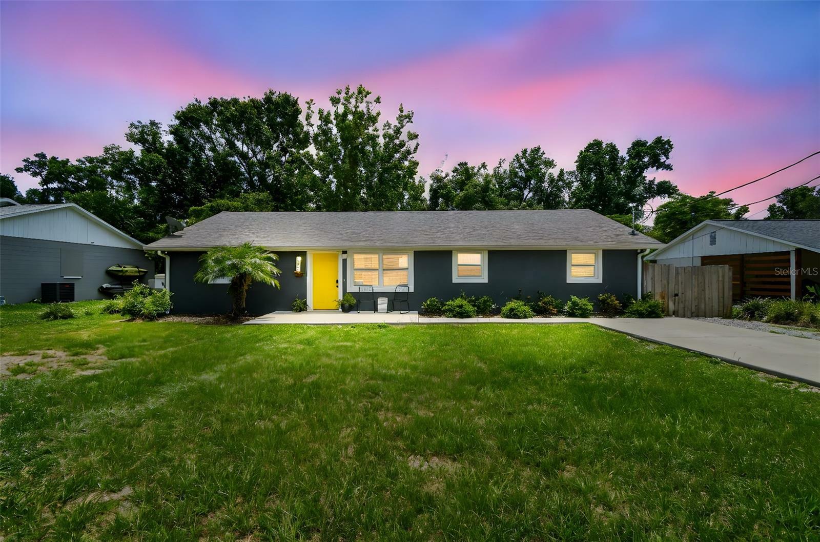 Property Photo: 1005 Monroe Street FL 33565
