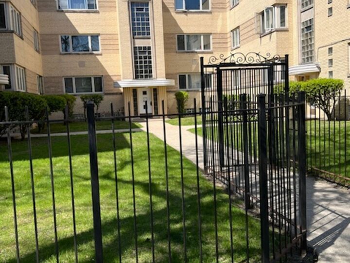 2030 E 72nd Place 3D  Chicago IL 60649 photo