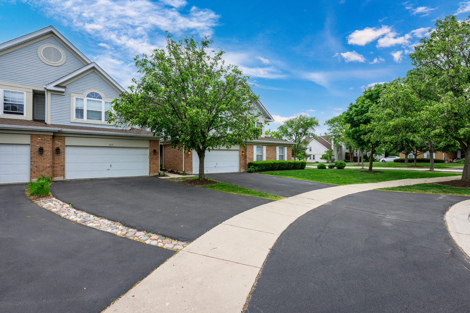 Property Photo: 619 Glenwood Lane IL 60148