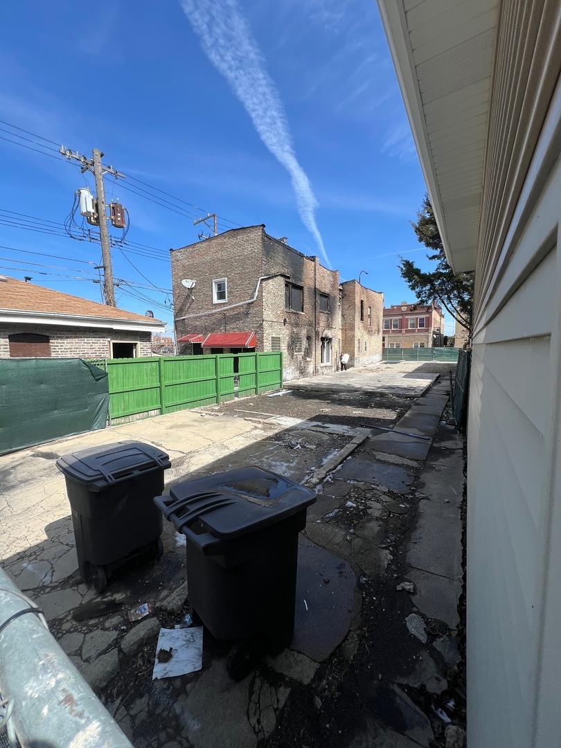 Property Photo: 2214 S Central Avenue IL 60804