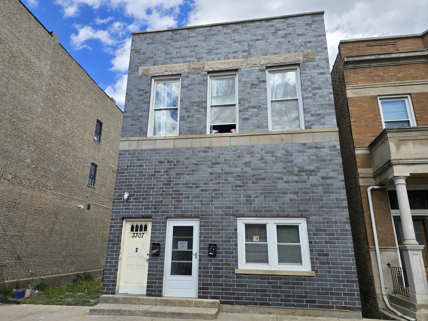 Property Photo:  3307 S Wallace Street  IL 60616 