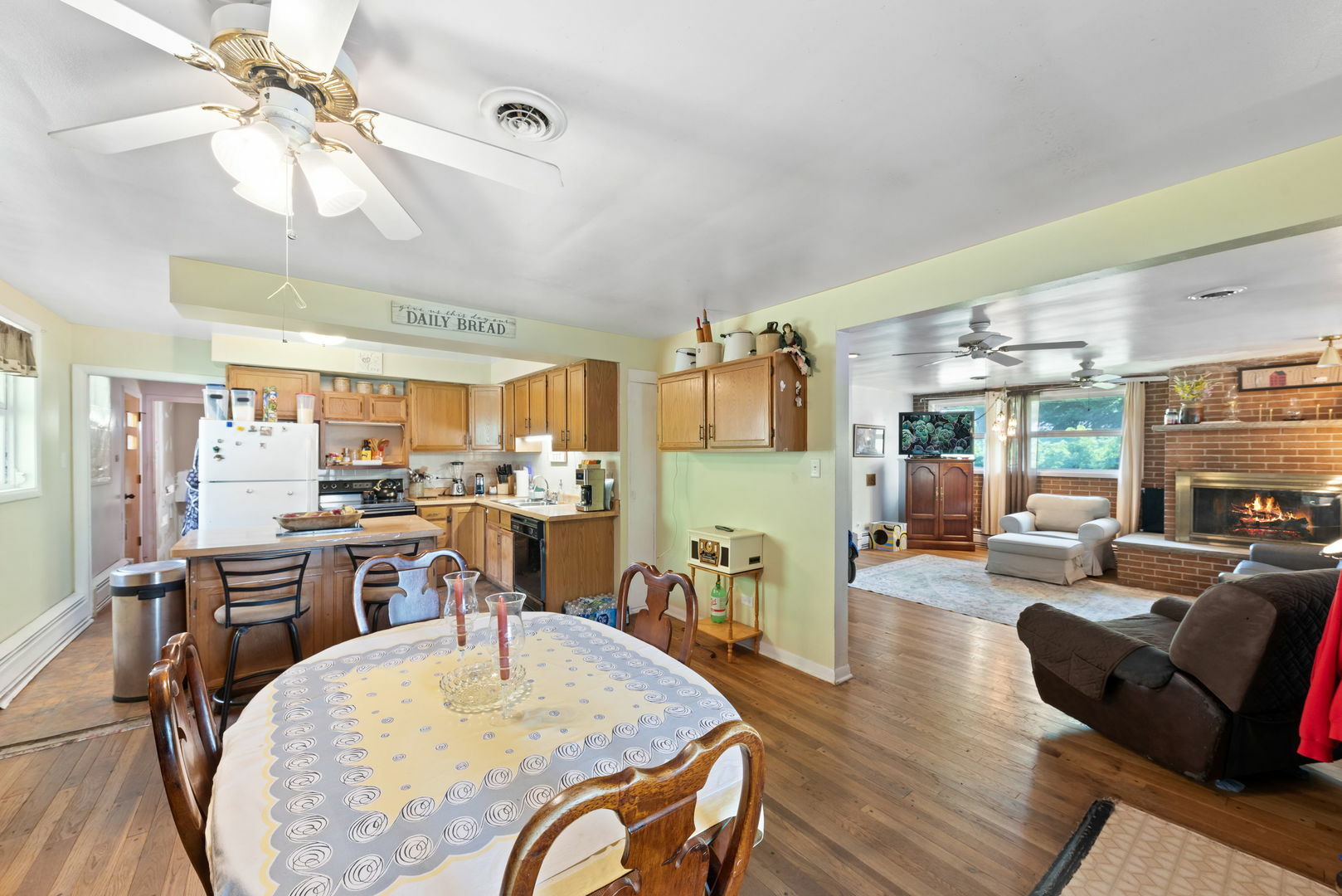 Property Photo: 14844 Dearborn Street IL 60419