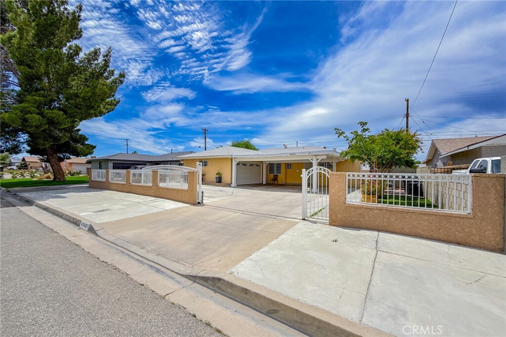 Property Photo: 45431 Sancroft Avenue CA 93535