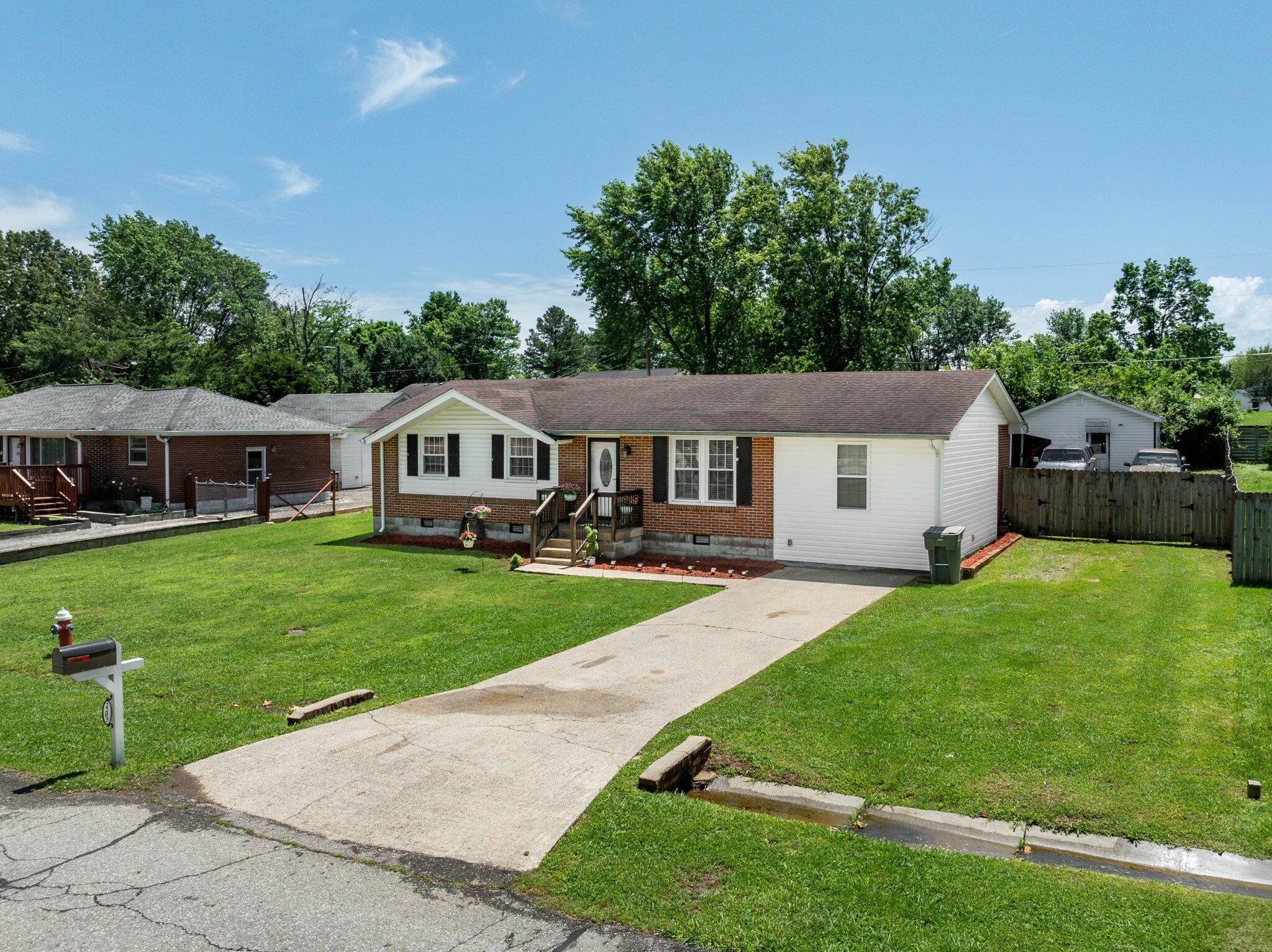 Property Photo:  2203 Bluegrass Dr  TN 37172 