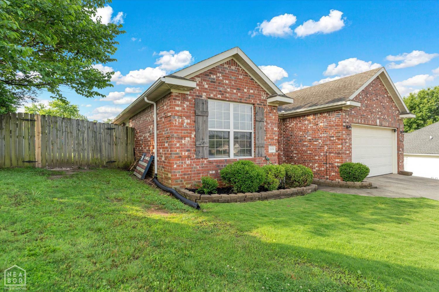 Property Photo: 2105 Quarry Cove AR 72404