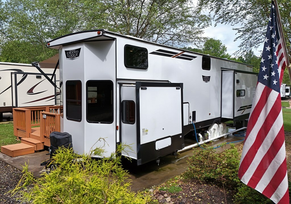 Property Photo: 201 Kole Drive GA 30512