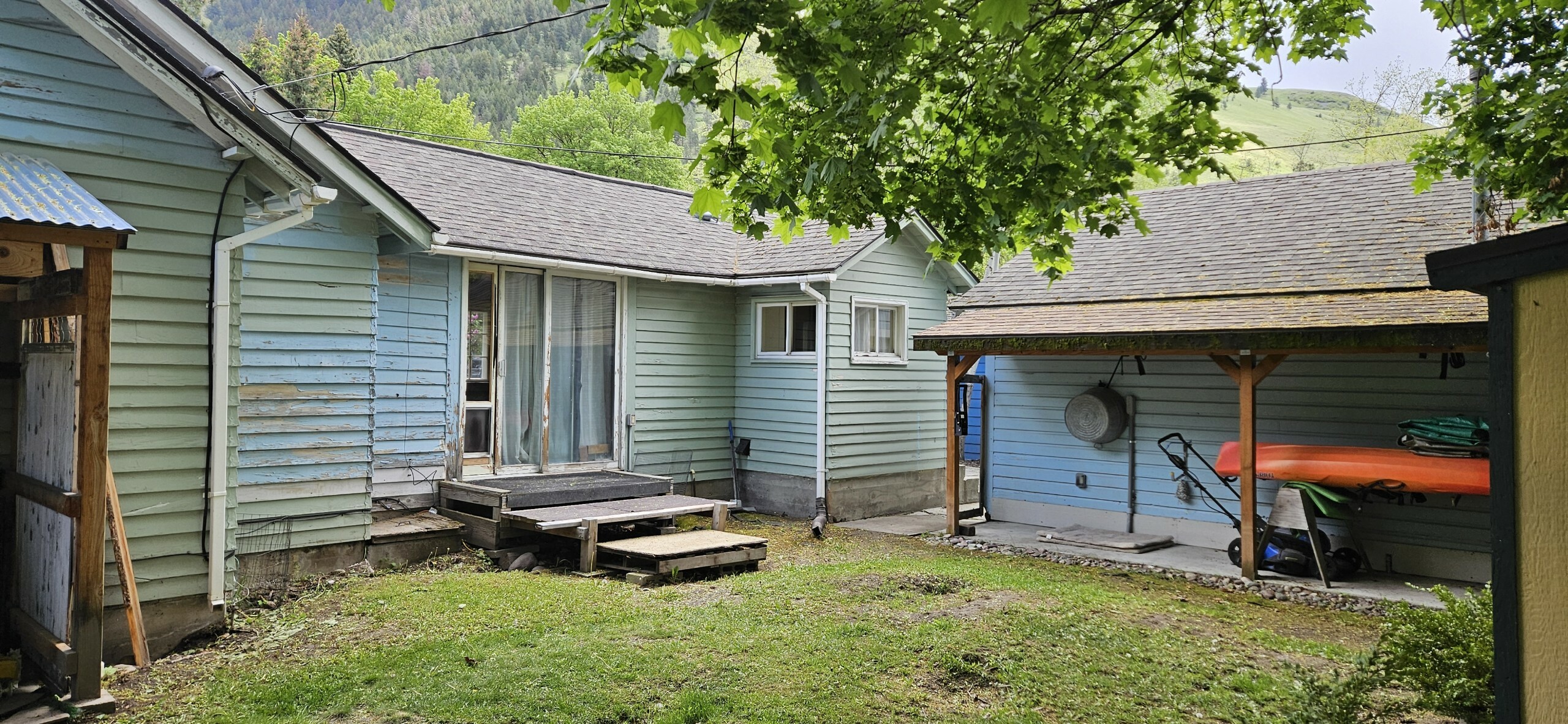 Property Photo: 2207 Wylie Avenue MT 59802