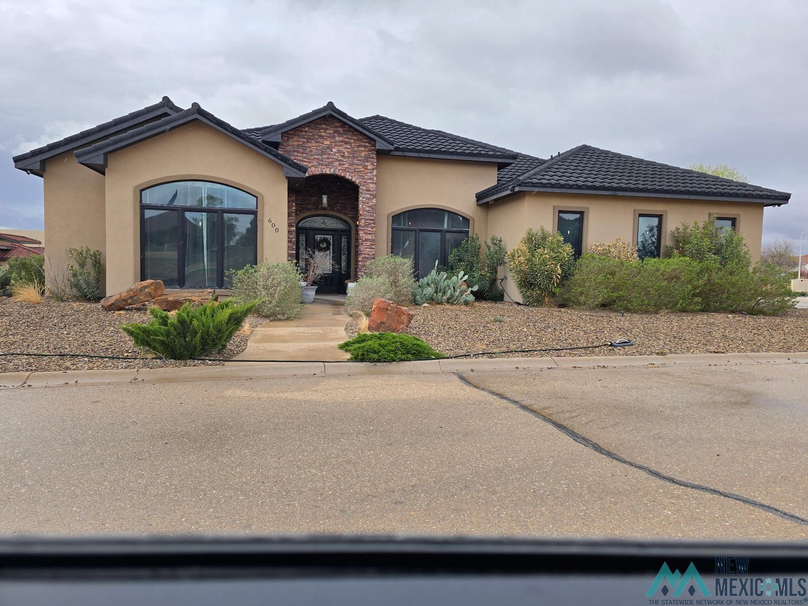 Property Photo: 600 Penbrook Court NM 88220