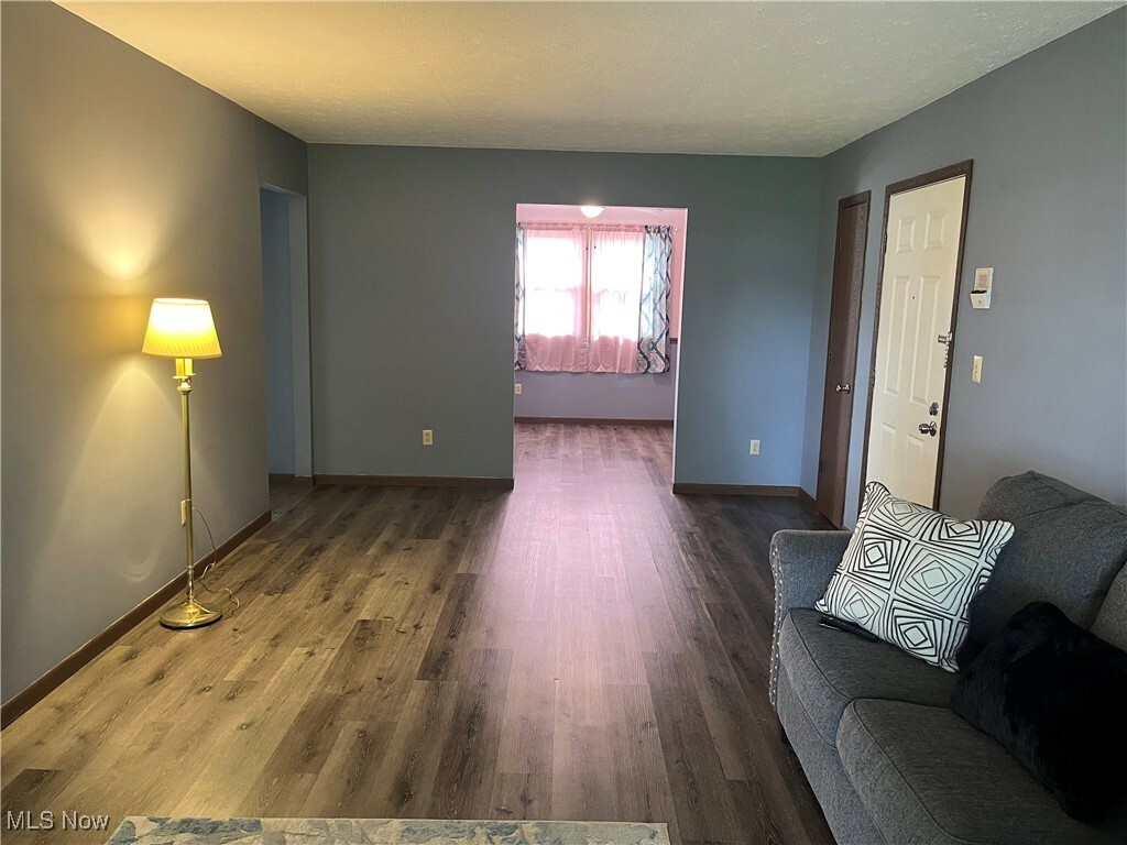 Property Photo: 876 Pearson Circle 1 OH 44512