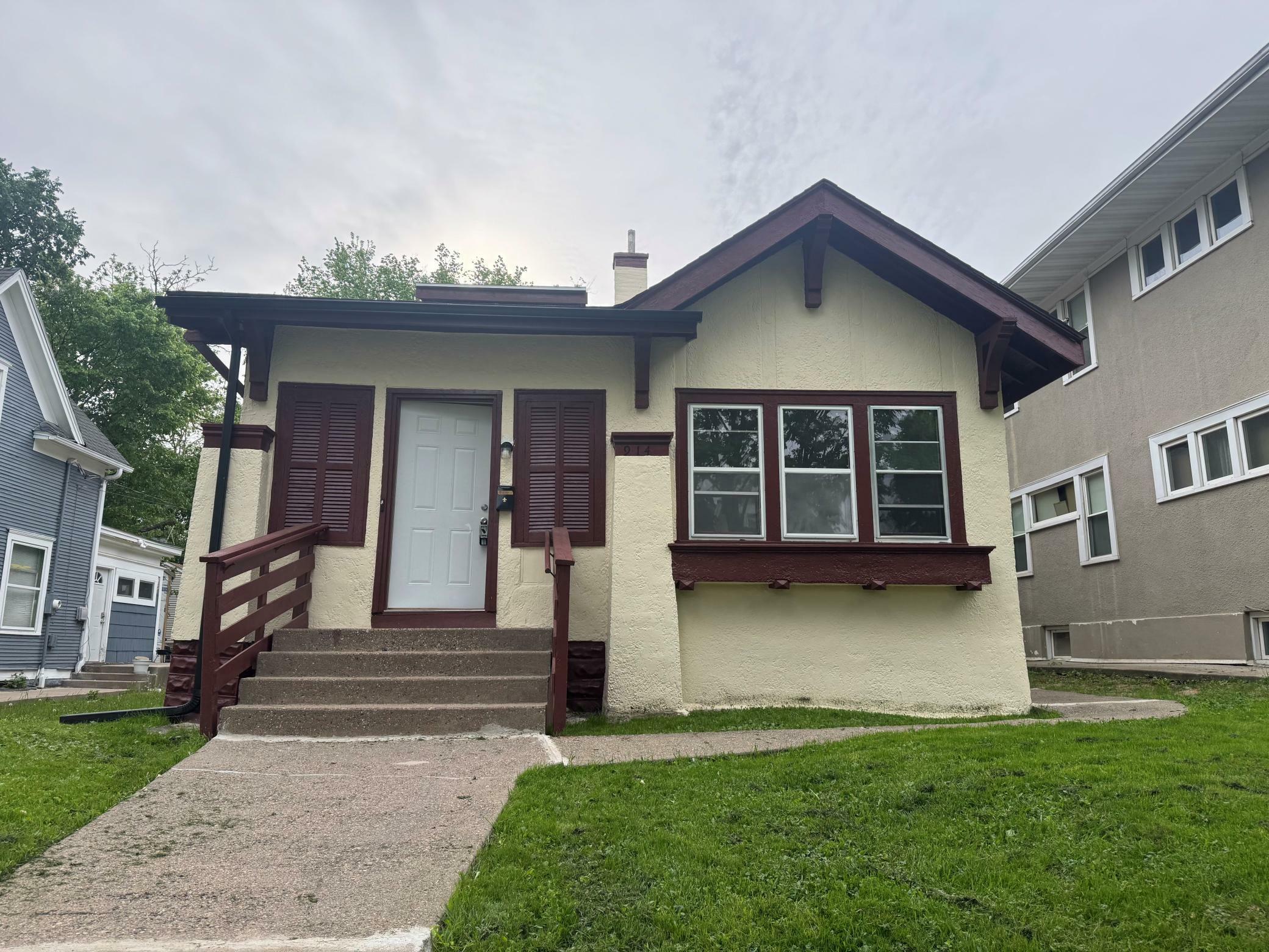 Property Photo: 914 Russell Avenue N MN 55411
