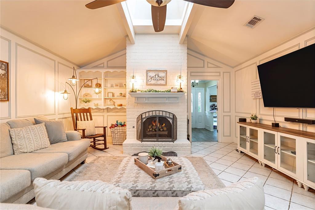 Property Photo:  1307 S Westador Drive  TX 76015 