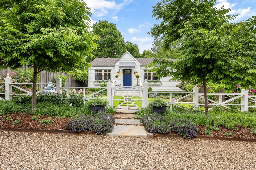 Property Photo: 878 N Olive Avenue AR 72701