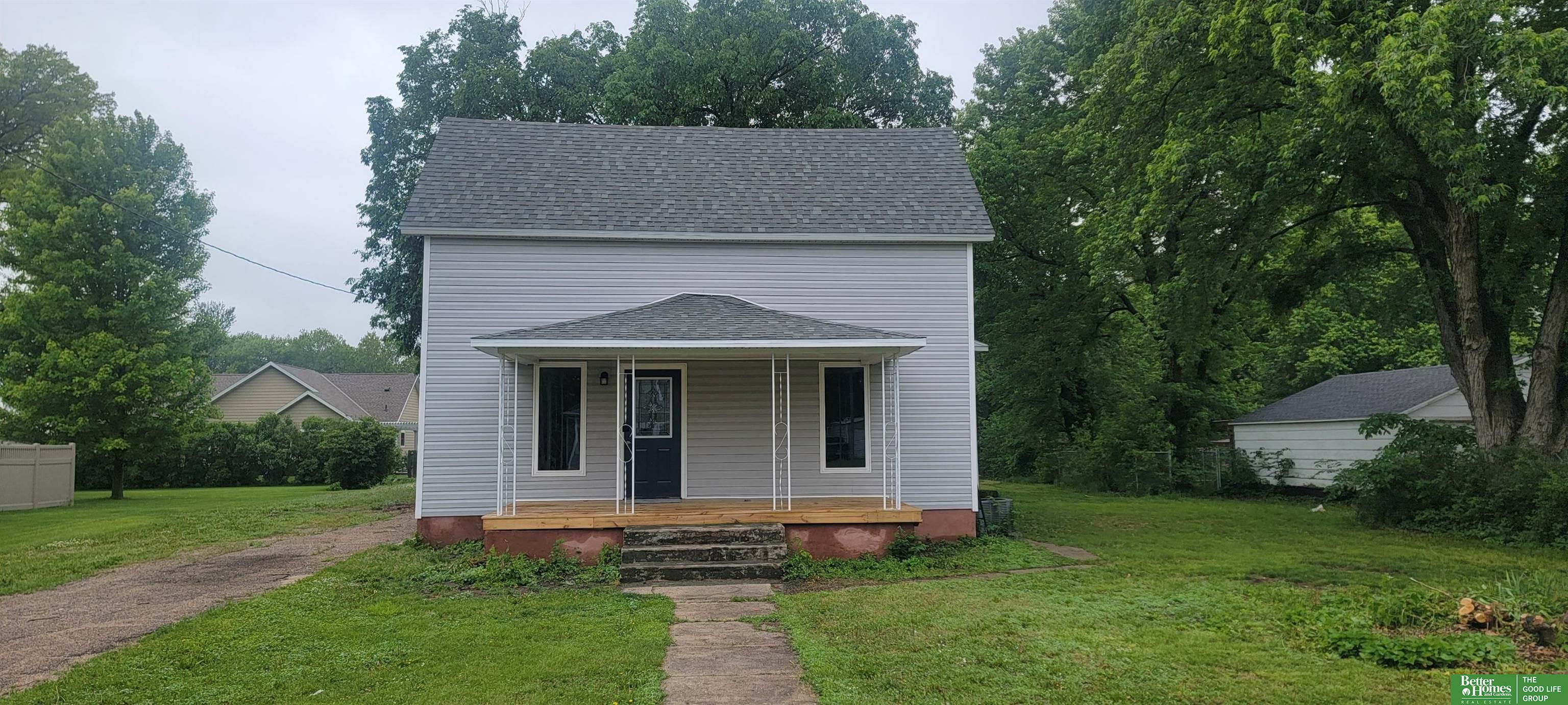 Property Photo: 1321 N Main Street NE 68371