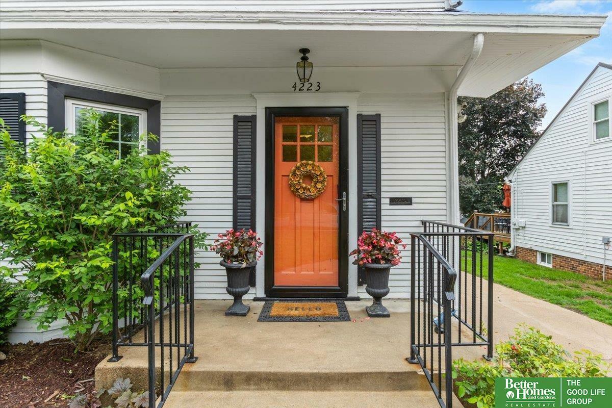 Property Photo: 4223 William Street NE 68105