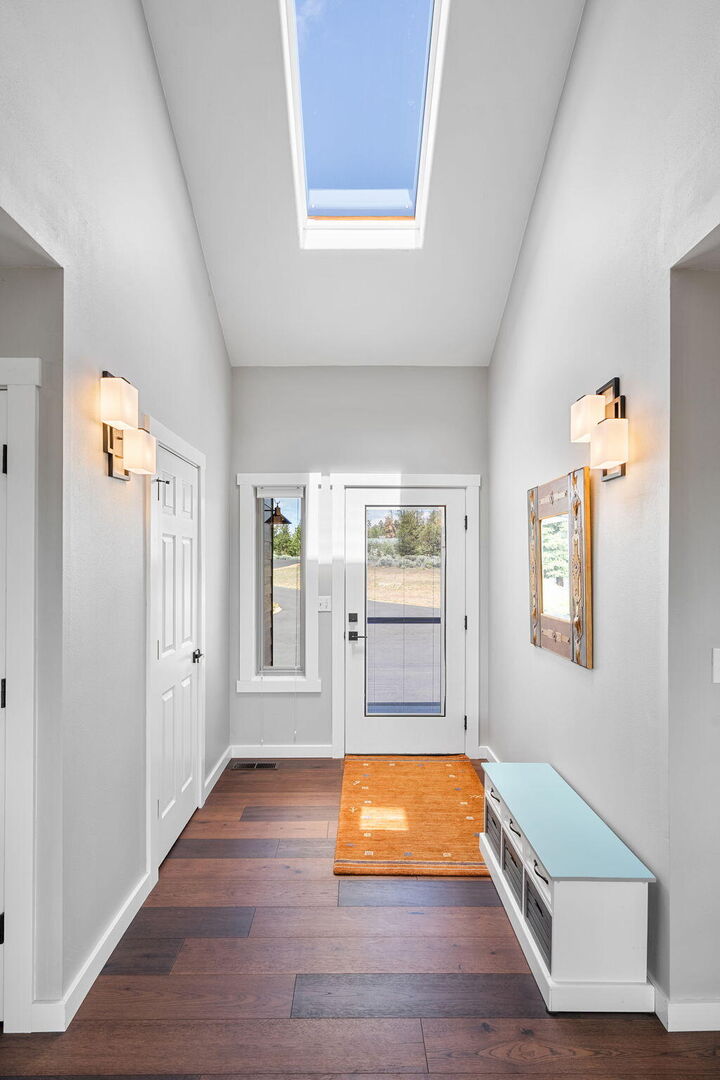 Property Photo:  17197 Mountain View Road  OR 97759 