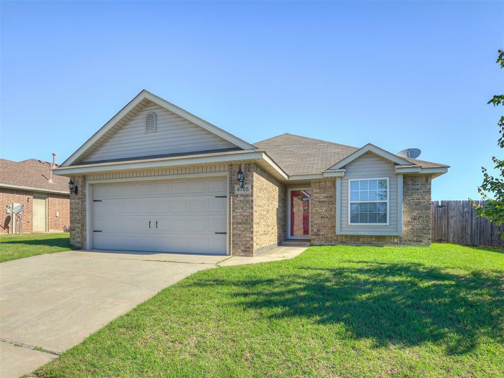 Property Photo: 4705 SE 80th Street OK 73135