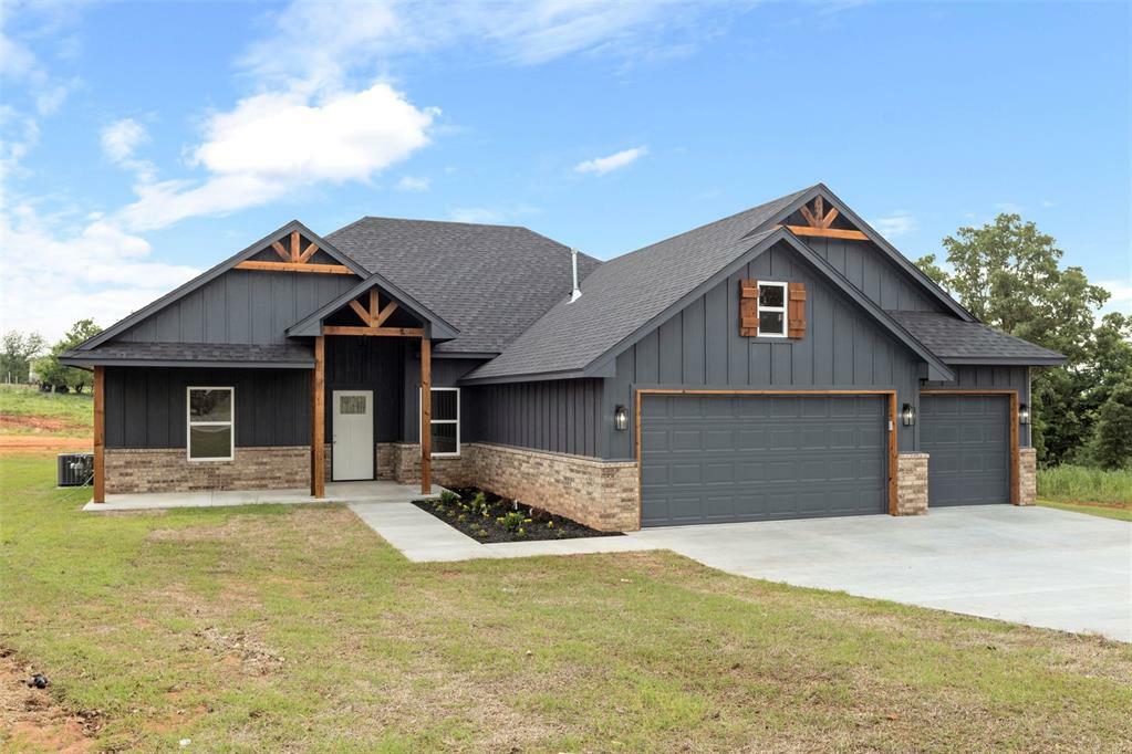 Property Photo: 3000 Road Runner Court OK 73044