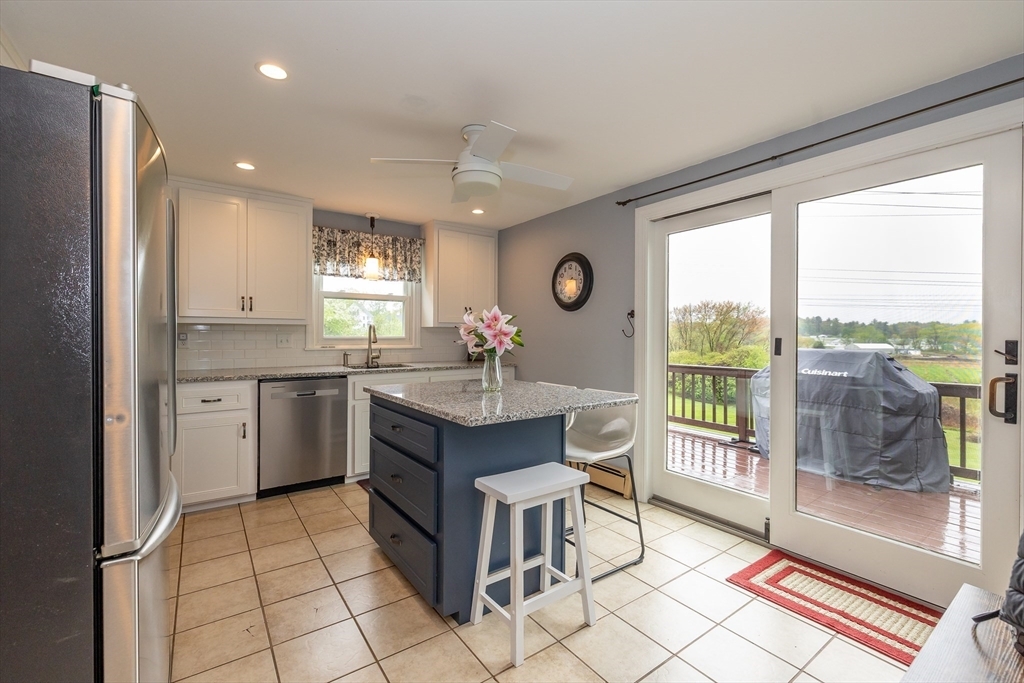 Property Photo: 7 Adirondack Rd MA 01824