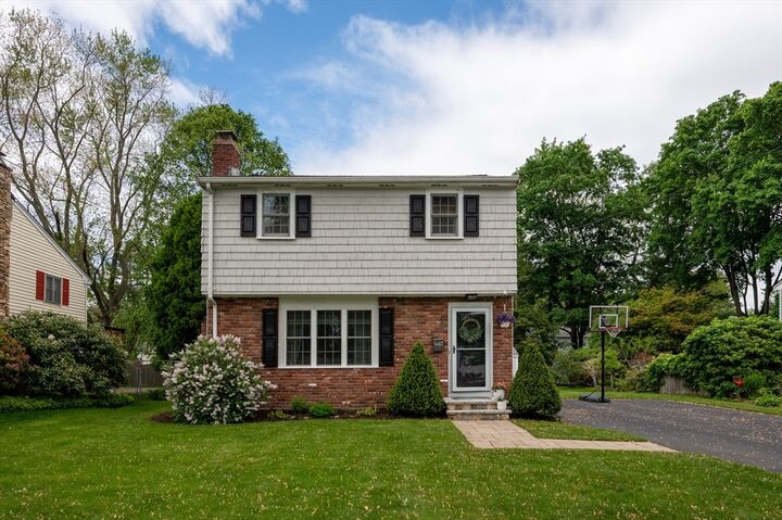 Property Photo: 67 Greenleaf Cir MA 01701