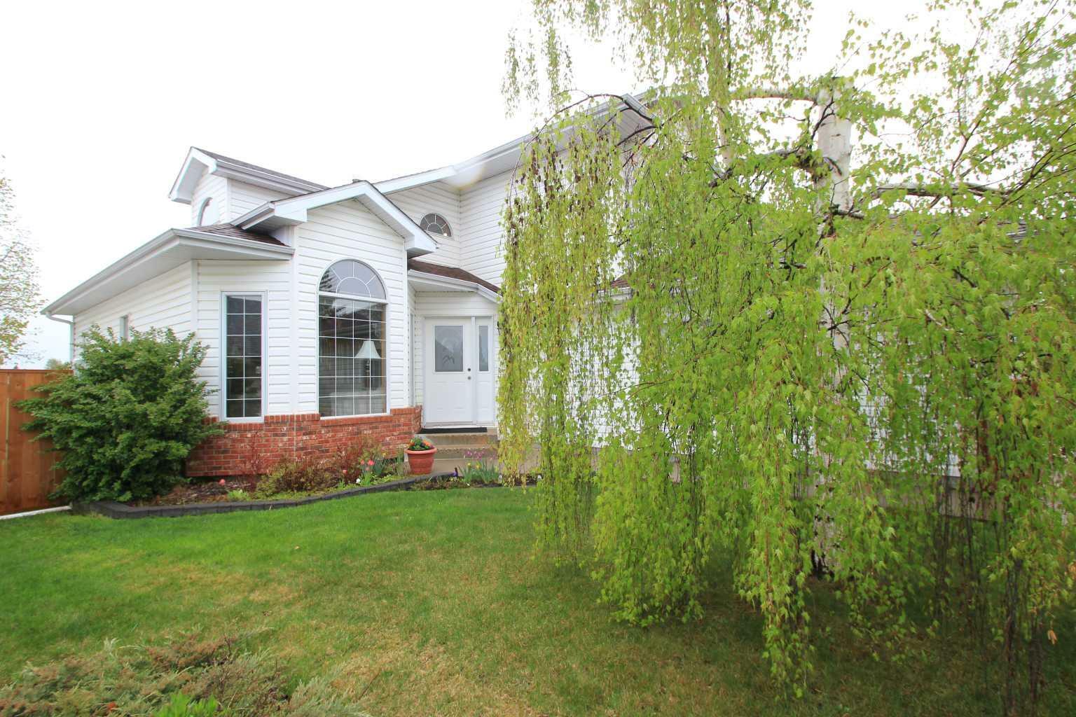Property Photo:  184 Allan Street  AB T4R 2N4 