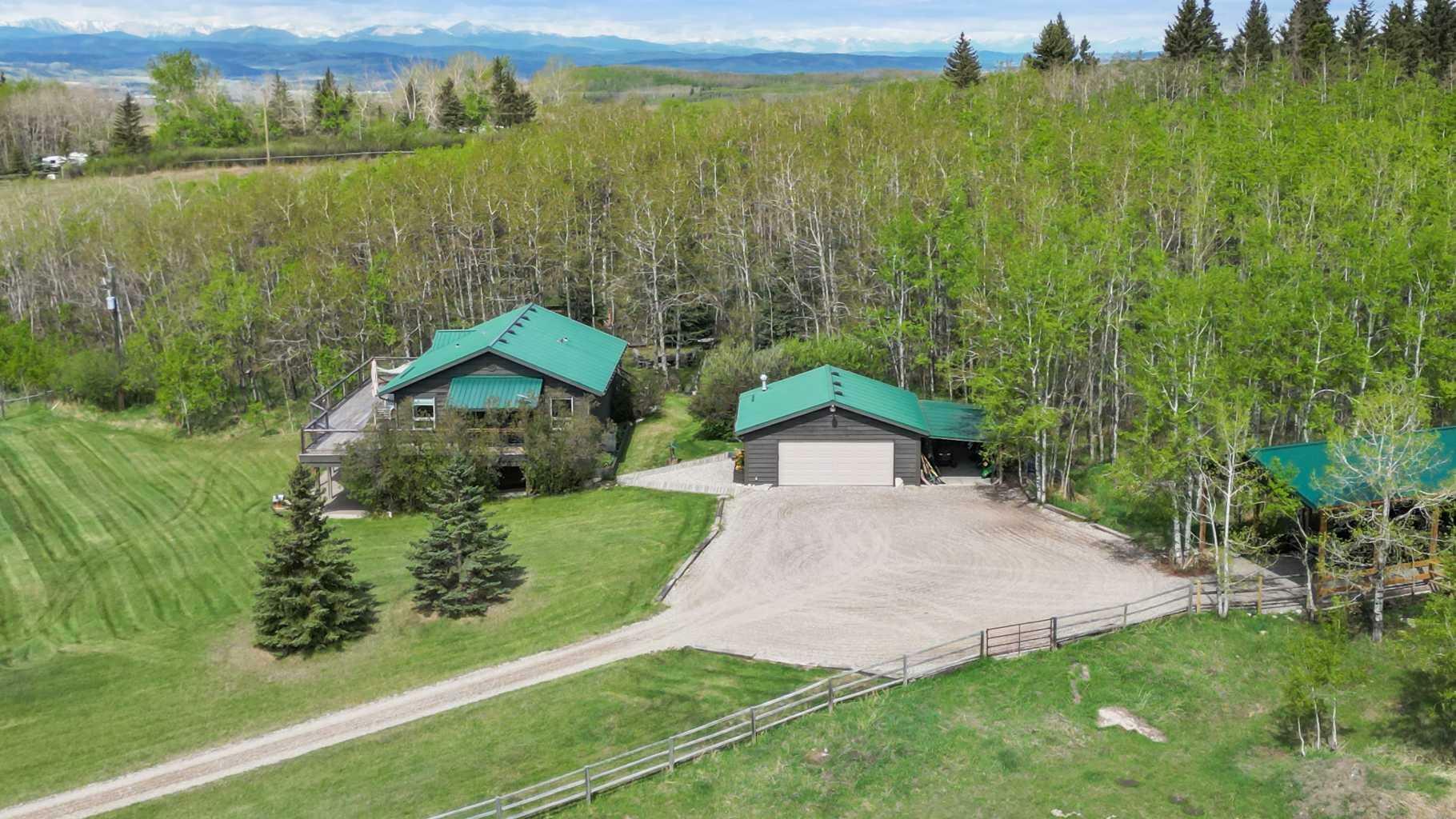 Photo de la propriété: 128202 282 Avenue W AB T1S 3C3