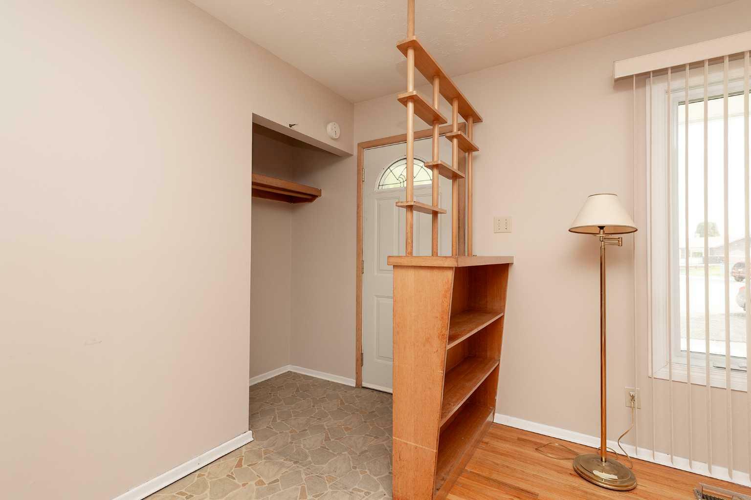 Property Photo: 615 25 Street N AB T1H 3V7