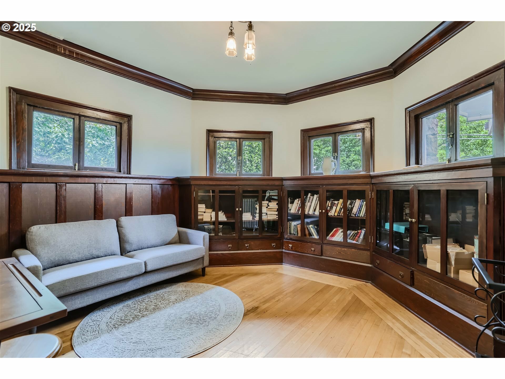 Property Photo: 2566 NW Lovejoy St 4 OR 97210