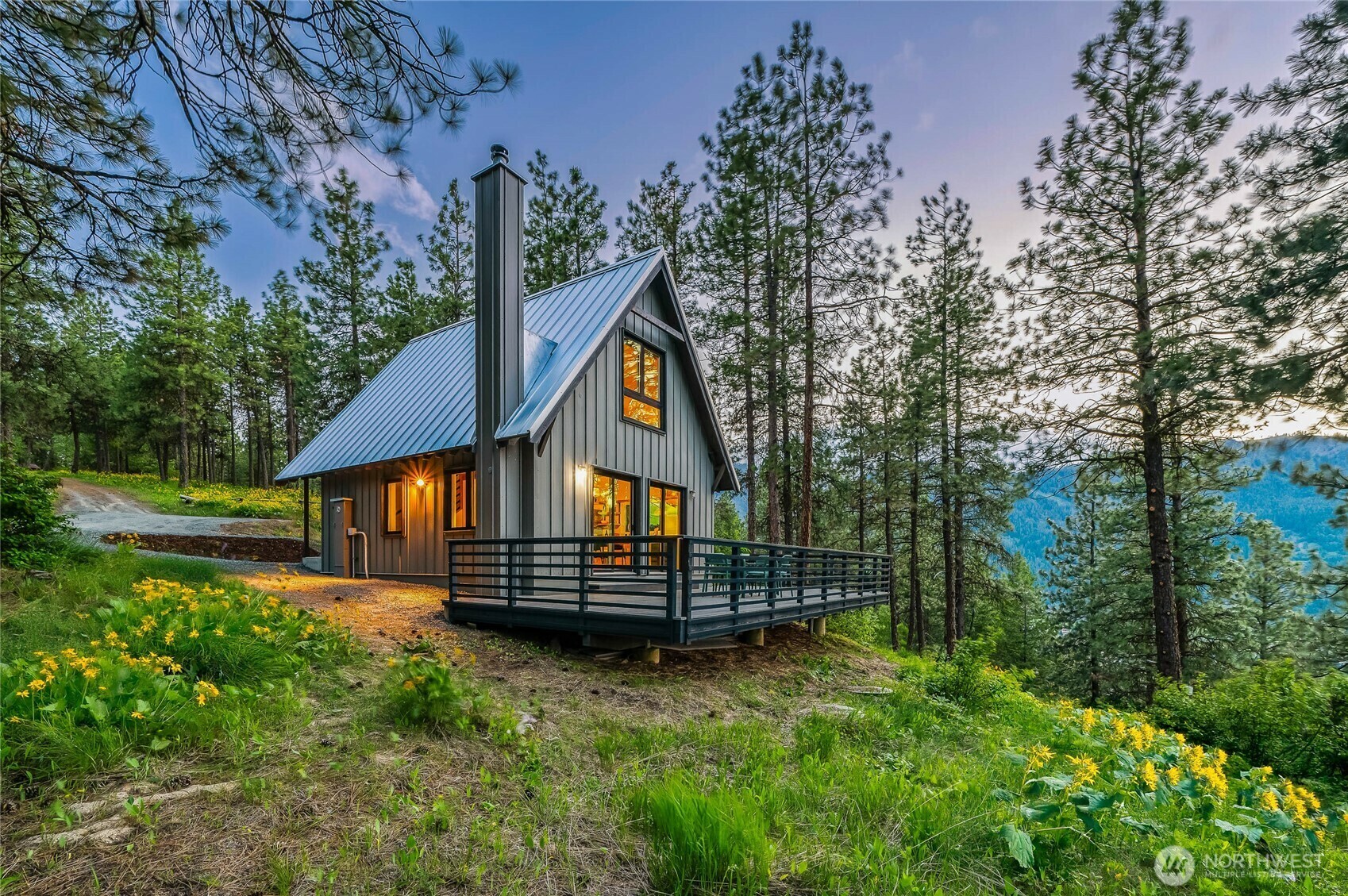 Property Photo: 981 Nighthawk Ridge Lane WA 98826