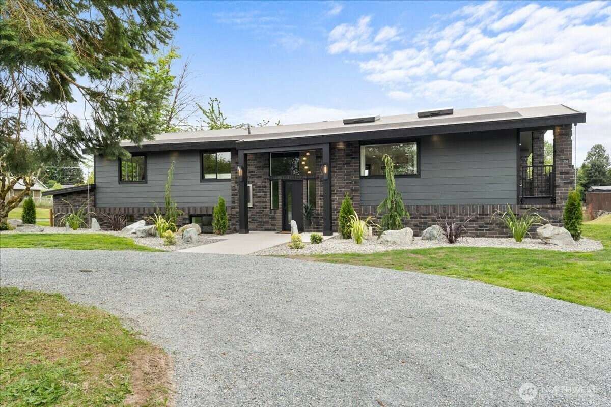 Property Photo: 3004 13th Street SW WA 98373