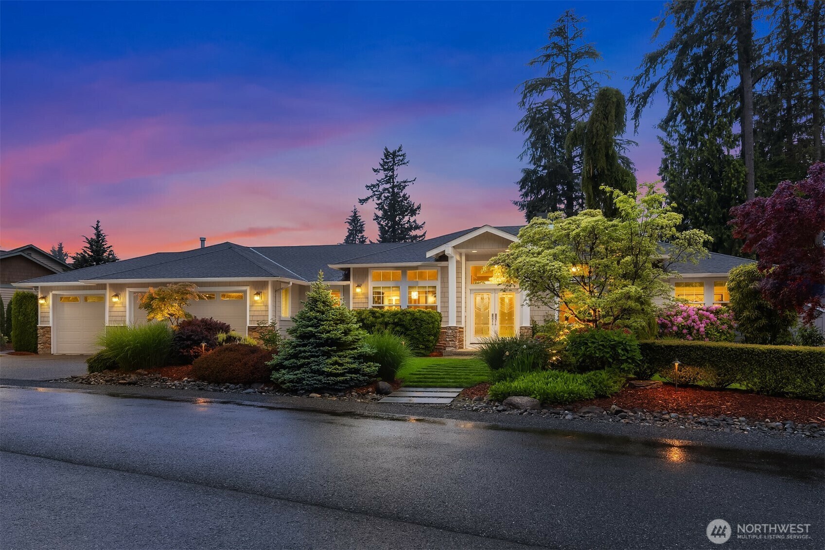 Property Photo: 7725 213 Avenue SE WA 98290