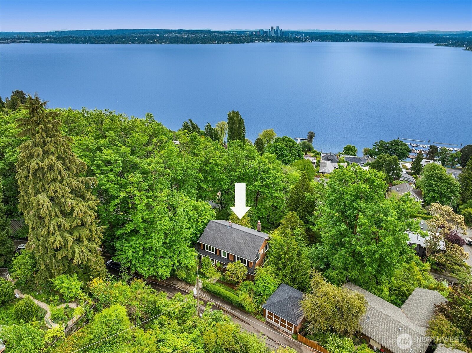 Property Photo:  412  36th Avenue  WA 98122 