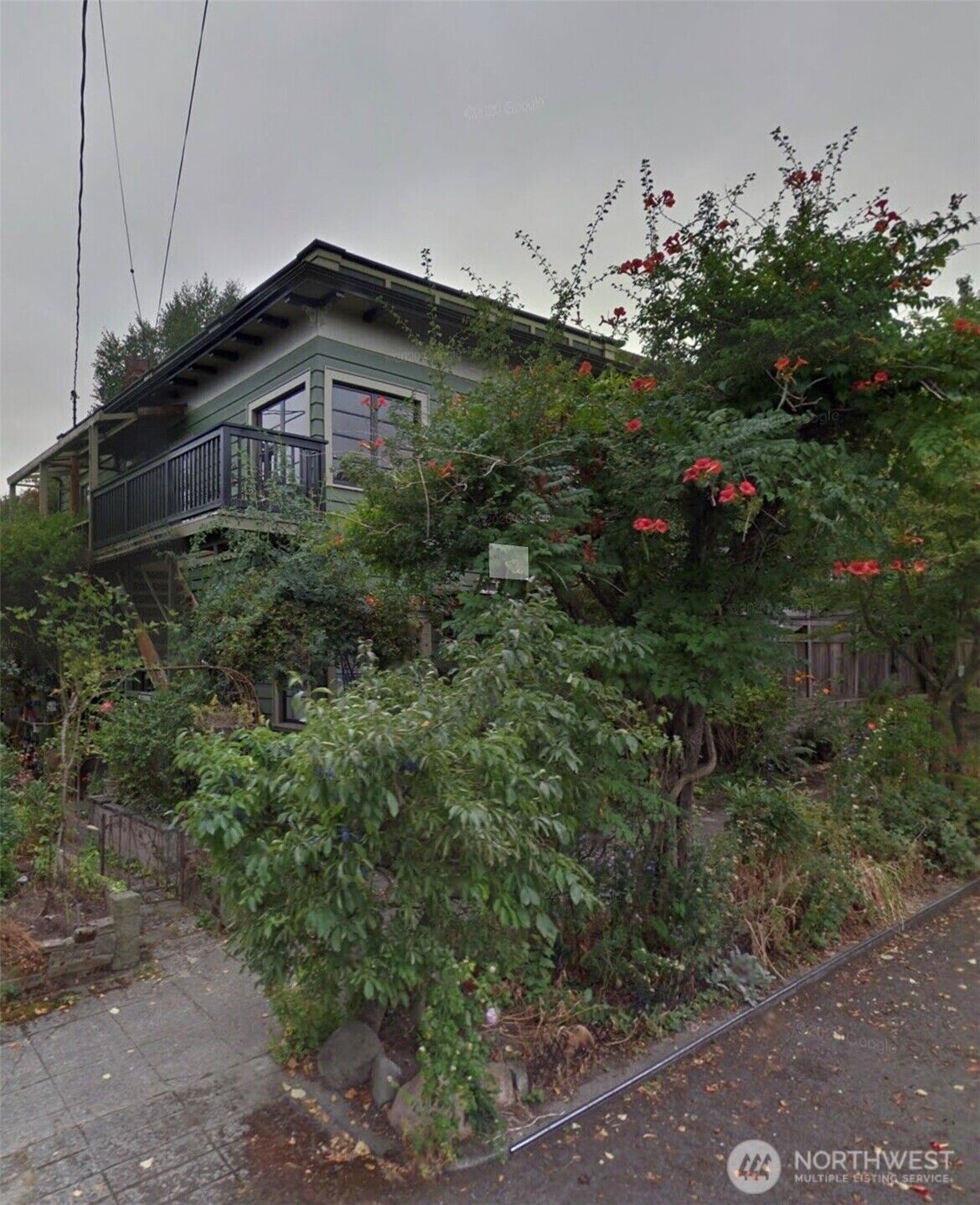Property Photo: 1061 1063 E Lynn Street WA 98102